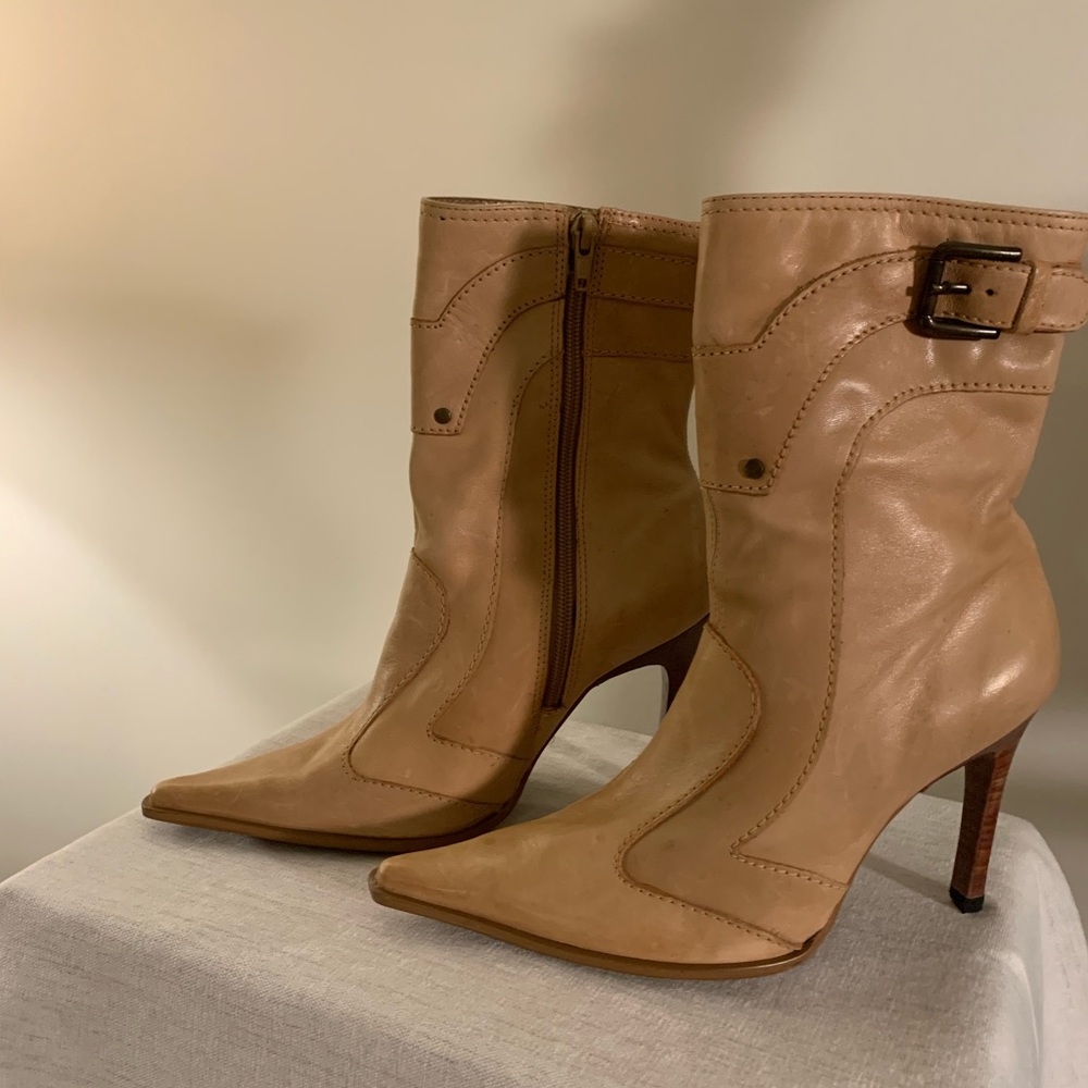 Super-sexy tan high-heeled western look boot sz37
